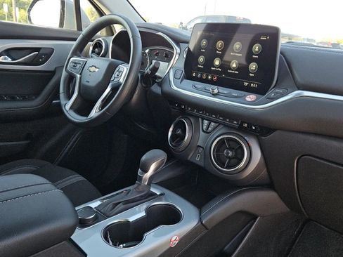 Used 2025 Chevrolet Blazer LT image 30