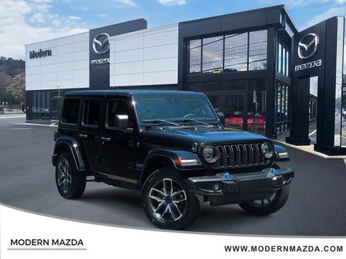 Used 2024 Jeep Wrangler Unlimited w/ Convenience Group AWD/4WD image 1