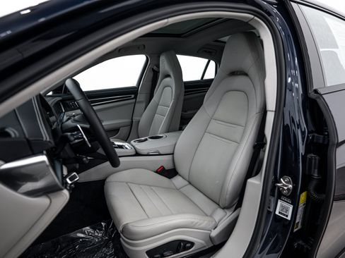Certified 2022 Porsche Panamera 4 Platinum Edition image 5