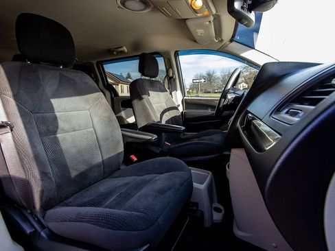 Used 2019 Dodge Grand Caravan SE image 20