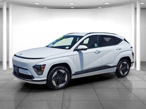 Certified 2024 Hyundai Kona SEL FWD image 3