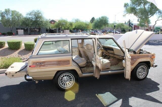 Used 1990 Jeep Grand Wagoneer AWD/4WD image 21