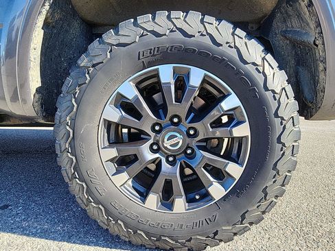 Used 2019 Nissan Titan PRO-4X image 9