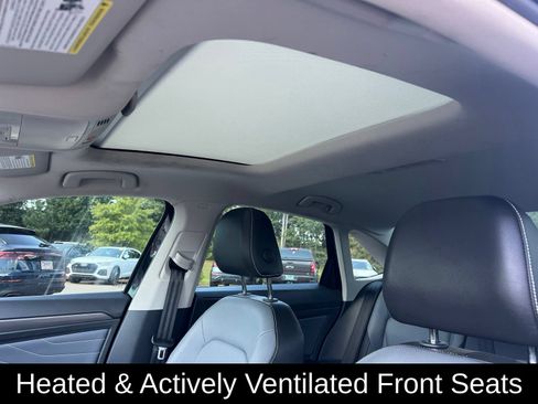 Used 2025 Volkswagen Jetta SEL FWD image 14