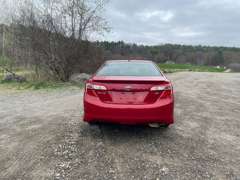 Used 2014 Toyota Camry SE w/ Leather Package FWD image 4