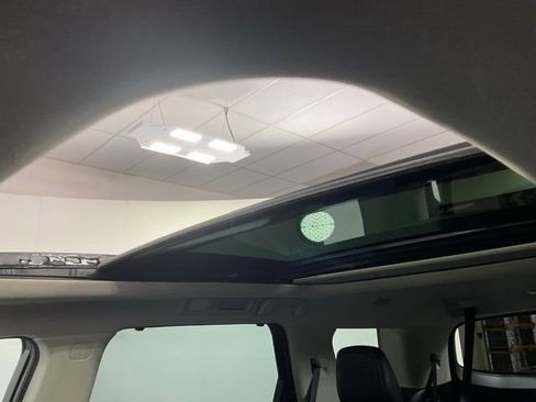 Used 2023 Nissan Pathfinder Platinum FWD image 16