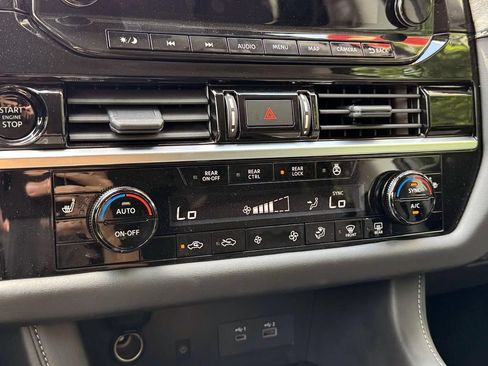 Certified 2025 Nissan Pathfinder SL AWD/4WD image 34