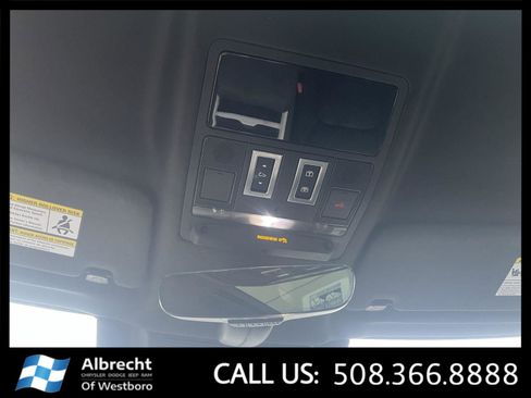 Used 2025 Land Rover Defender 110 S image 28