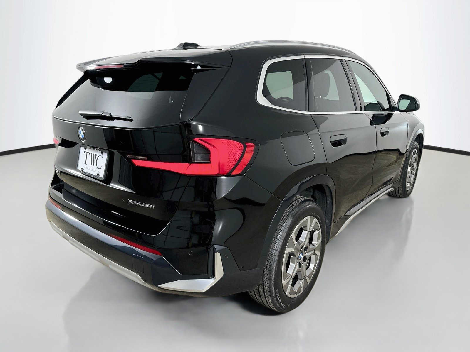 Used 2024 BMW X1 xDrive28i w/ Convenience Package AWD/4WD image 5