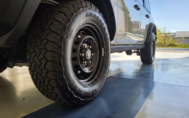 Used 2023 Ford Bronco Black Diamond AWD/4WD image 6