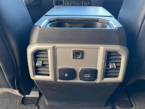 Used 2019 Ford F250 Lariat w/ Lariat Ultimate Package AWD/4WD image 13