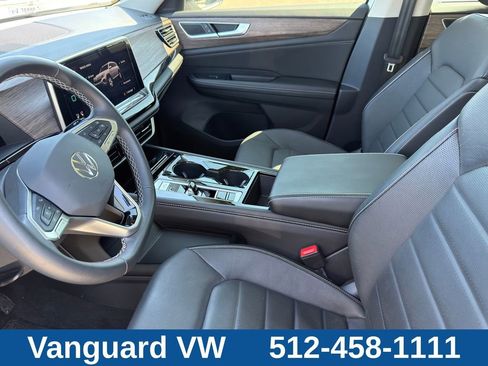 Used 2024 Volkswagen Atlas SEL AWD/4WD image 11