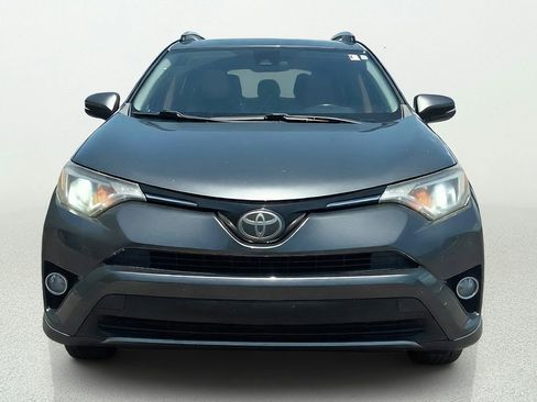 Used 2018 Toyota RAV4 XLE FWD image 2