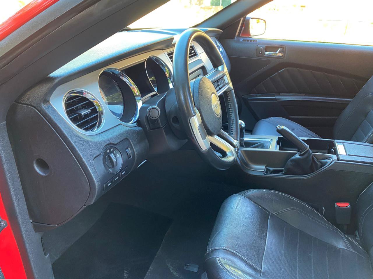 Used 2010 Ford Mustang GT RWD image 34