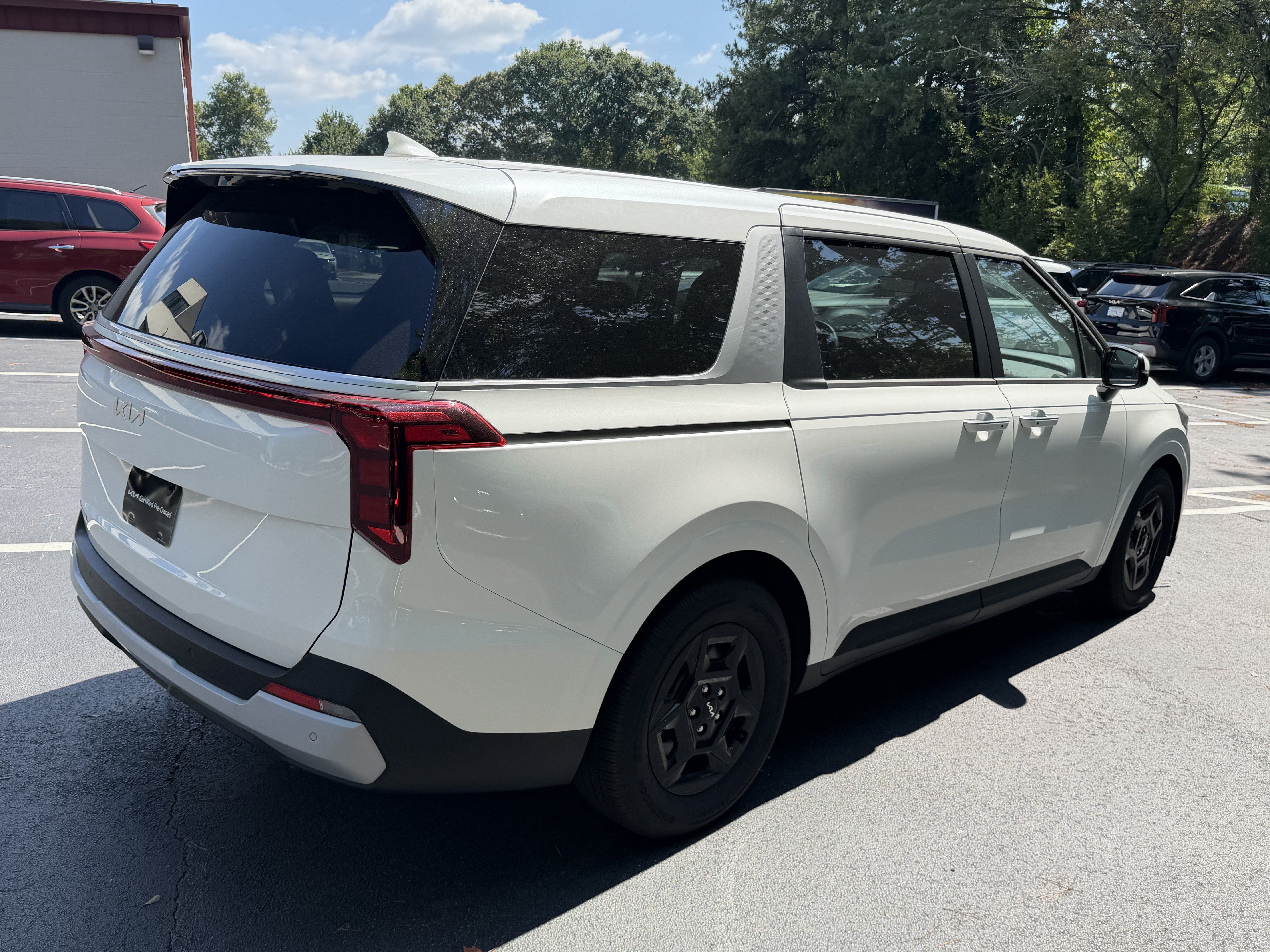 Certified 2026 Kia Carnival FWD image 7