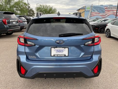 Used 2024 Subaru Crosstrek 2.0i Premium image 4