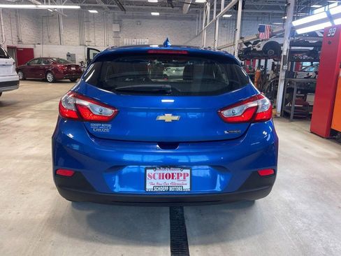 Used 2018 Chevrolet Cruze Premier image 4