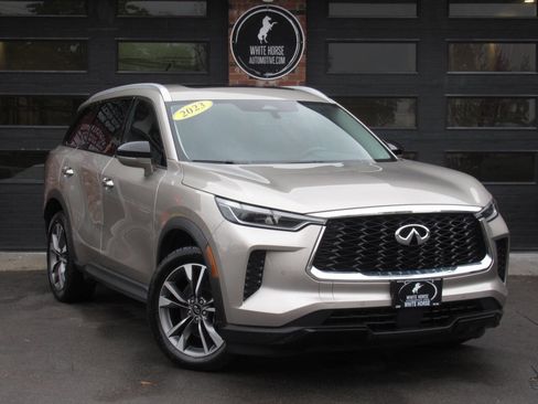 Used 2023 INFINITI QX60 Luxe image 3