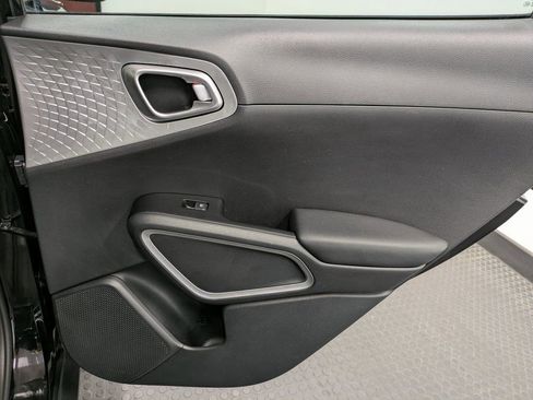 Used 2020 Kia Soul LX image 25