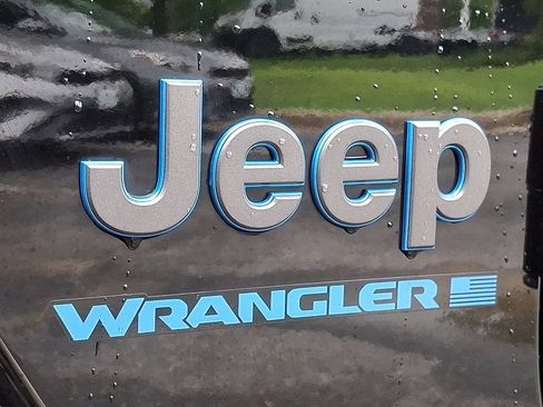 Used 2023 Jeep Wrangler Unlimited w/ Sun & Screen Package AWD/4WD image 31