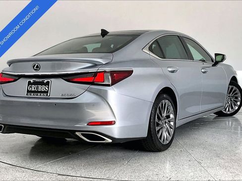 Used 2024 Lexus ES 350 Ultra Luxury w/ Accessory Package (Z2) image 2