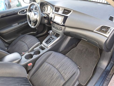 Used 2016 Nissan Sentra SV w/ Driver's Assist Package image 10