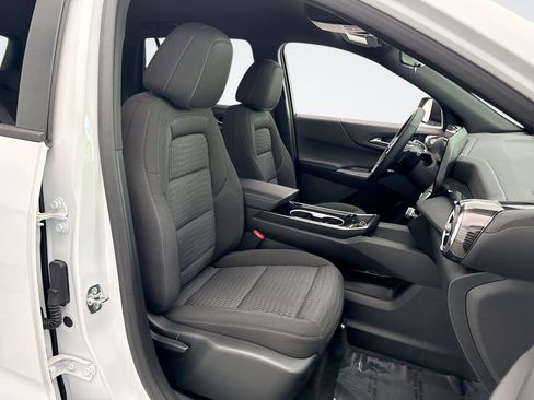 Used 2025 Chevrolet Equinox LT FWD image 17