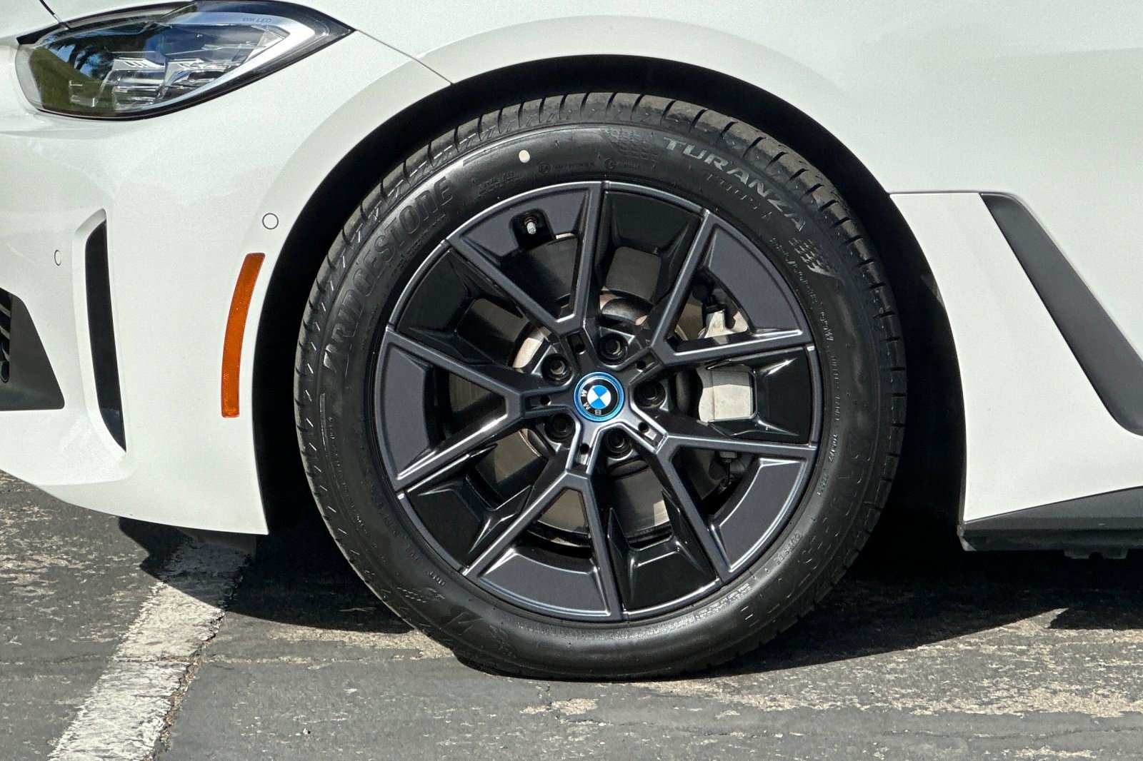 Certified 2024 BMW i4 eDrive40 w/ Premium Package RWD image 38