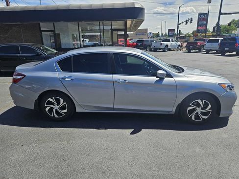 Used 2017 Honda Accord LX image 5