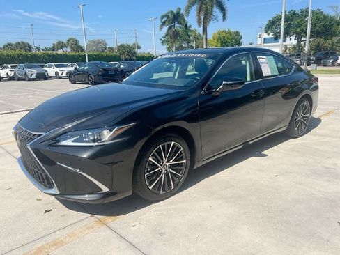 Certified 2025 Lexus ES 300h w/ Premium Package image 3