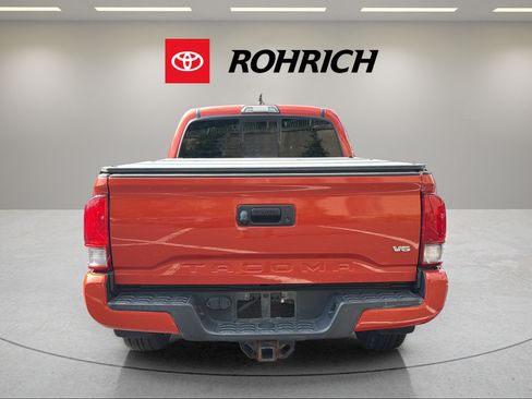 Used 2016 Toyota Tacoma TRD Sport w/ Towing Package AWD/4WD image 7