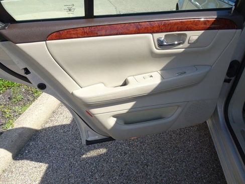 Used 2007 Cadillac DTS Luxury I image 16