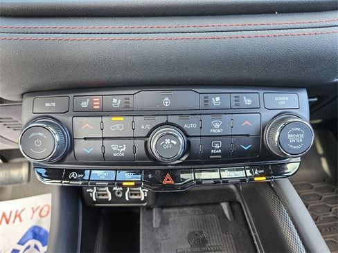 Used 2023 Dodge Durango GT image 23