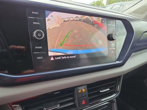 Used 2022 Volkswagen Taos SE w/ Panoramic Sunroof Package image 21