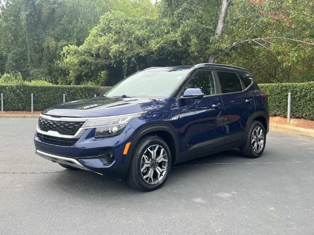Used 2023 Kia Seltos EX AWD/4WD image 3