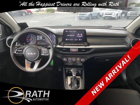 Used 2024 Kia Forte LXS w/ LXS Technology Package FWD image 13