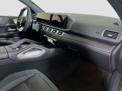 New 2026 Mercedes-Benz GLE 53 AMG 4MATIC Coupe image 32