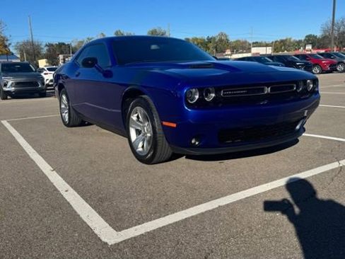 Used 2021 Dodge Challenger SXT w/ Driver Convenience Group image 4