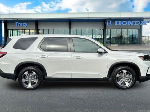Certified 2025 Honda Pilot EX-L image 4