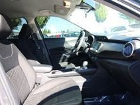 Used 2022 Nissan Kicks SV image 19