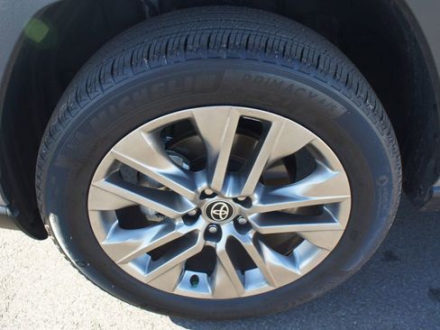 Used 2025 Toyota RAV4 XLE Premium image 26
