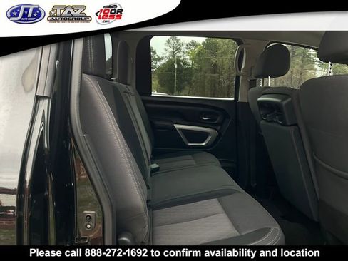 Used 2020 Nissan Titan SV image 14