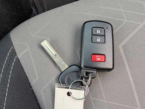 Certified 2023 Toyota Tacoma TRD Off-Road image 37