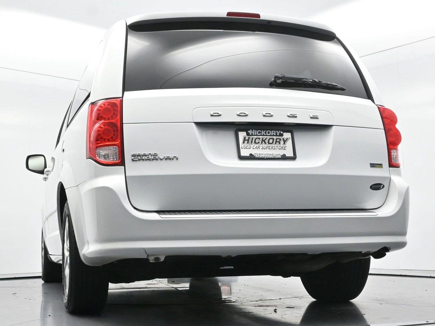 Used 2017 Dodge Grand Caravan SE FWD image 40