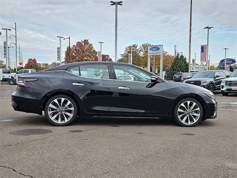 Used 2023 Nissan Maxima Platinum image 7
