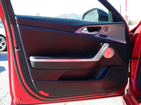 Used 2019 Kia Stinger GT2 image 12