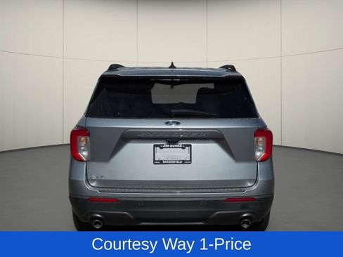 Used 2021 Ford Explorer XLT w/ Equipment Group 202A RWD image 8