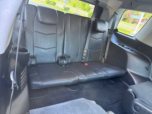 Used 2018 Cadillac Escalade Luxury AWD/4WD image 20