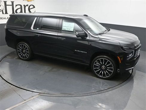 New 2026 Chevrolet Suburban High Country image 17