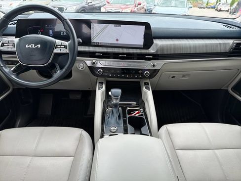 Certified 2024 Kia Telluride EX w/ EX Captain's Chair Package FWD image 9
